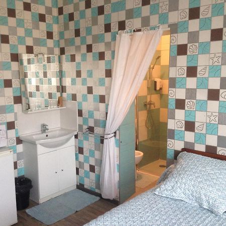 Hotel Les Violettes トゥールーズ エクステリア 写真